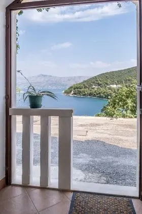 Stüdyo (Studio Apartment with Sea View)