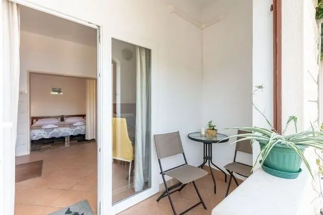 Stüdyo (Studio Apartment with Sea View)