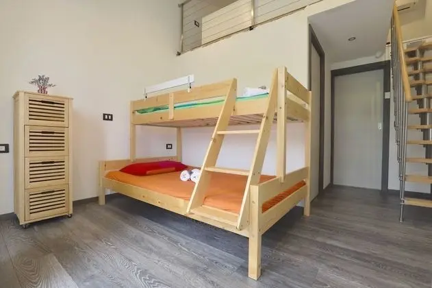 Exclusive Apart Daire, 4 Yatak Odası, Teras, Plaj Manzaralı (Sofia)