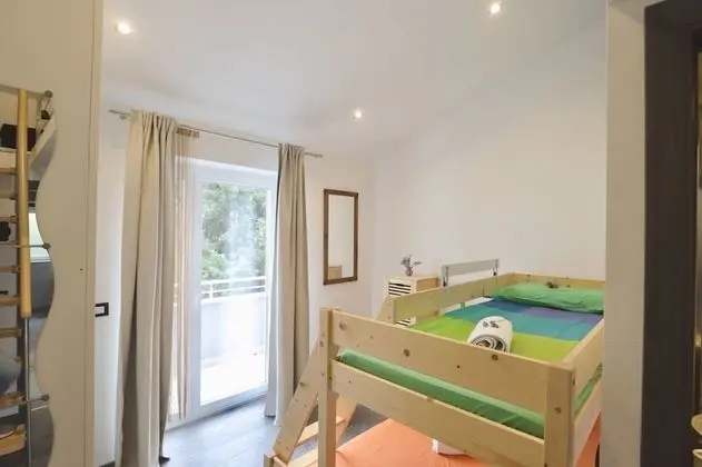 Exclusive Apart Daire, 4 Yatak Odası, Teras, Plaj Manzaralı (Sofia)