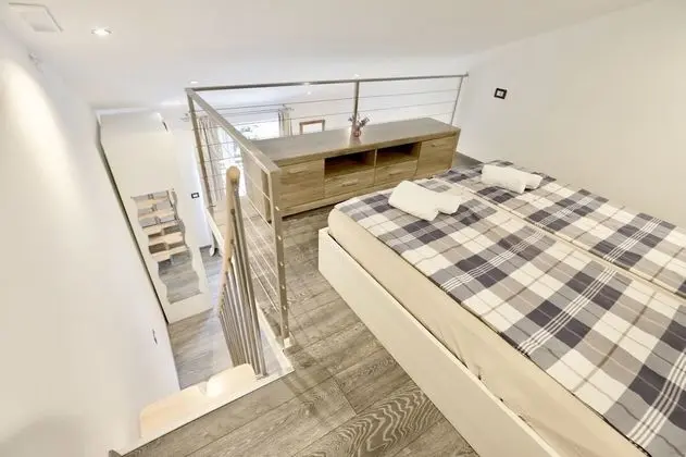 Exclusive Apart Daire, 4 Yatak Odası, Teras, Plaj Manzaralı (Sofia)