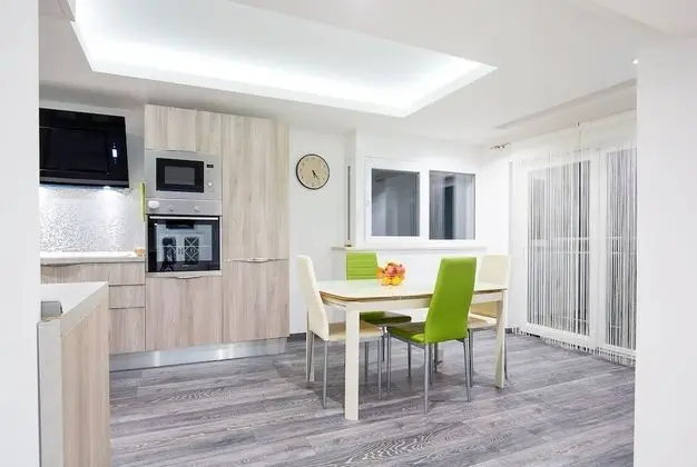 Exclusive Apart Daire, 4 Yatak Odası, Teras, Plaj Manzaralı (Sofia)