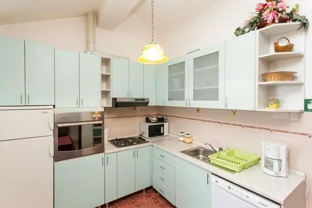 Apart Daire (Two-Bedroom Apartment with Balcony)