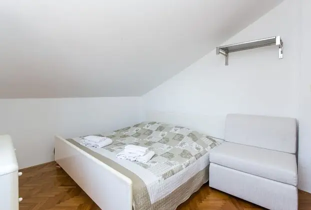 Apart Daire (Two-Bedroom Apartment with Balcony)