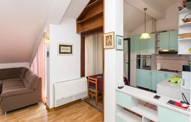 Apart Daire (Two-Bedroom Apartment with Balcony)