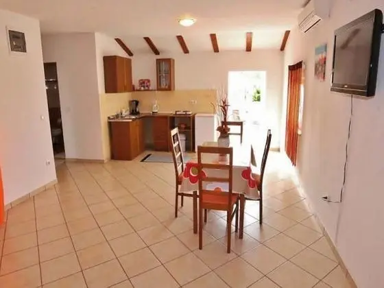 Apart Daire (One Bedroom Apartment with Balcony an)