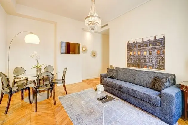 Apart Daire, Avlu Manzaralı (Prestige)