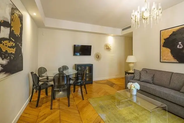 Apart Daire, Avlu Manzaralı (Prestige)