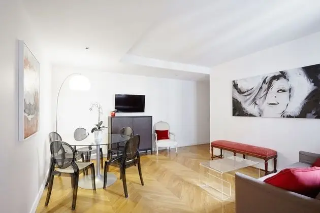 Apart Daire, Avlu Manzaralı (Prestige)