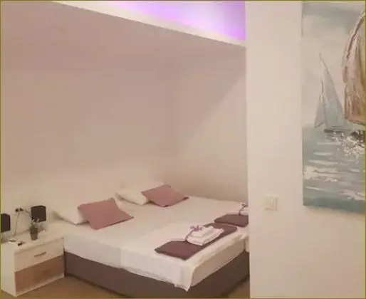 Stüdyo (Studio Apartment with Shared Terrace)