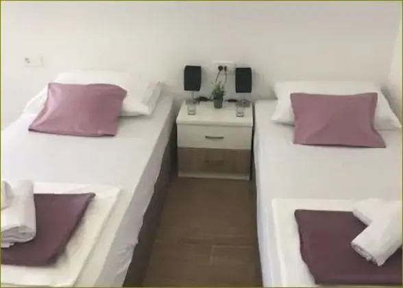 Stüdyo (Studio Apartment with Shared Terrace)