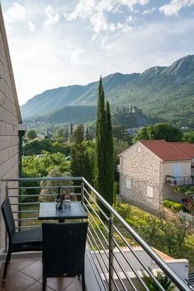 Superior Apart Daire, 2 Yatak Odası, Teras, Havuz Manzaralı