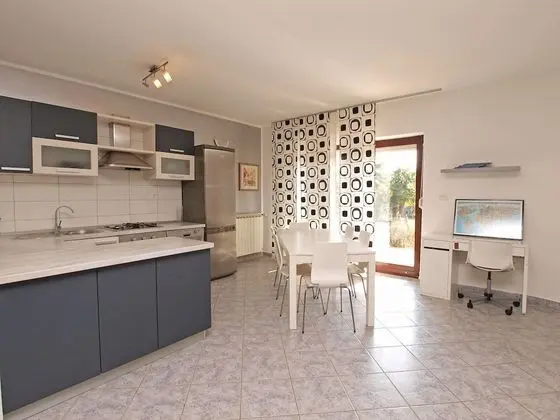 Apart Daire, 2 Yatak Odası (799/1984)