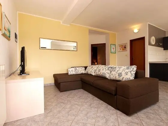 Apart Daire, 2 Yatak Odası (799/1984)