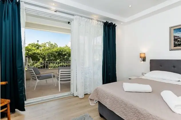 Tek Büyük Yataklı Oda