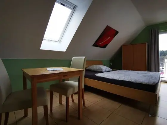 Standard Tek Büyük Yataklı Oda