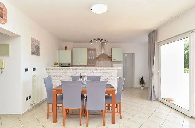 Apart Daire, 3 Yatak Odası (596/11102)