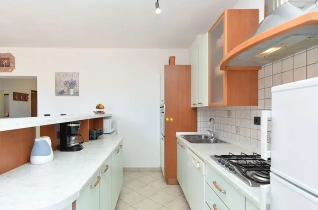 Apart Daire, 3 Yatak Odası (596/11102)