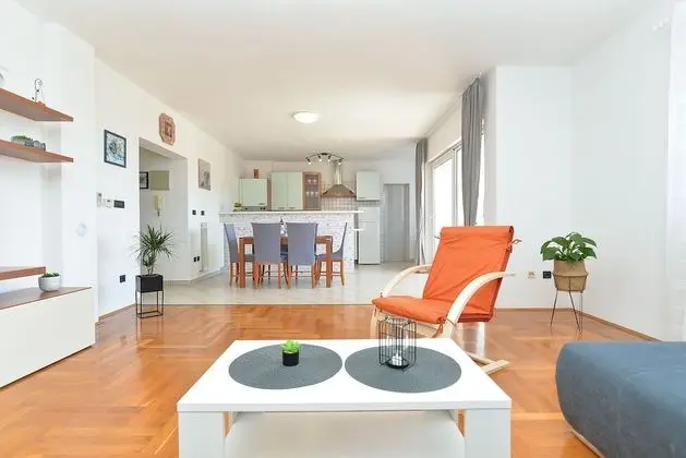 Apart Daire, 3 Yatak Odası (596/11102)