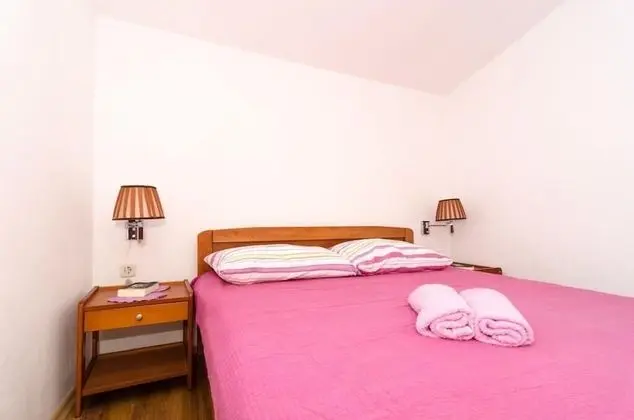 Apart Daire (One-Bedroom Apartment with Sea View 1)