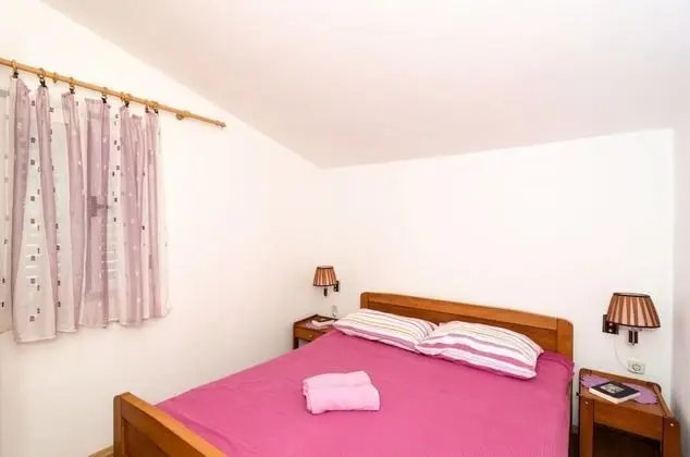 Apart Daire (One-Bedroom Apartment with Sea View 1)
