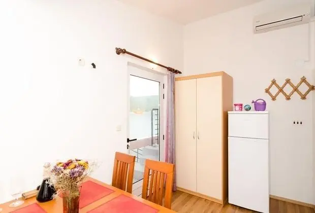 Apart Daire (One-Bedroom Apartment with Sea View 1)
