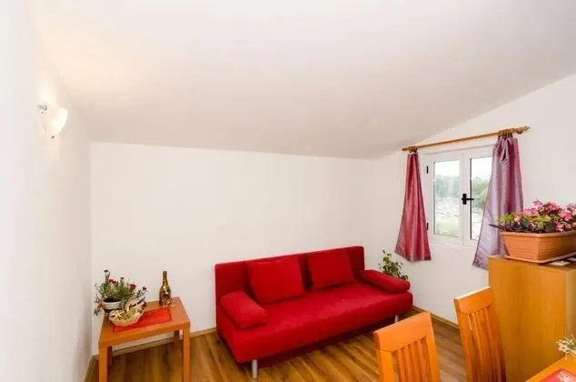 Apart Daire (One-Bedroom Apartment with Sea View 1)