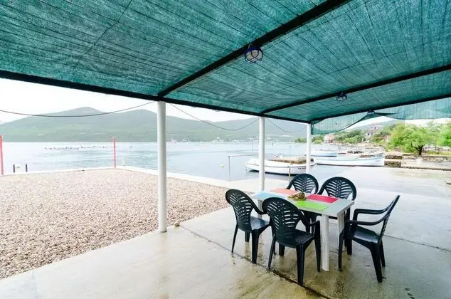 Apart Daire (One-Bedroom Apartment with Sea View 1)