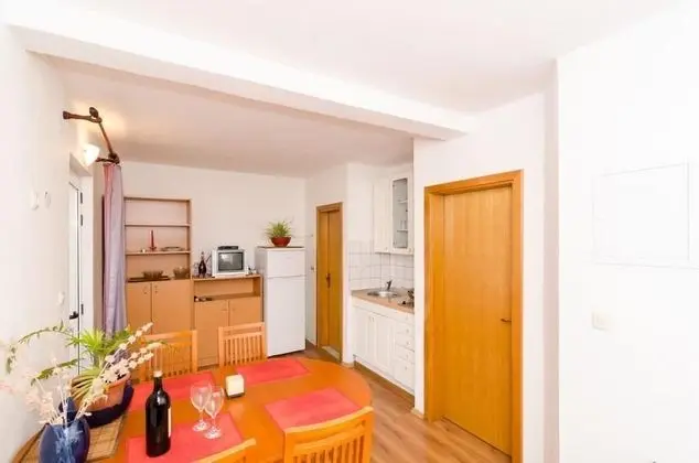 Apart Daire (One-Bedroom Apartment with Sea View 3)