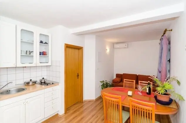 Apart Daire (One-Bedroom Apartment with Sea View 3)