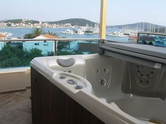 Çatı Katı Süiti (Penthouse)