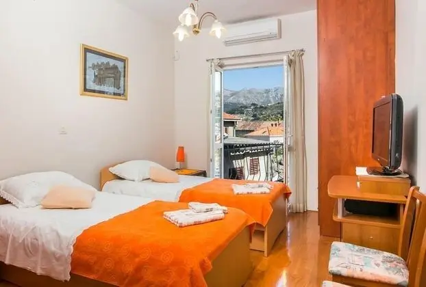 Stüdyo (Studio with Balcony)