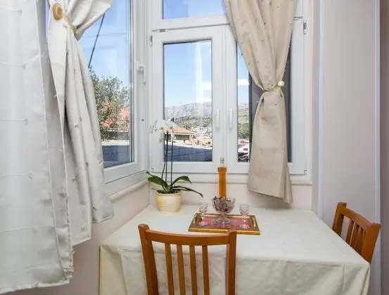 Stüdyo (Studio with Balcony)