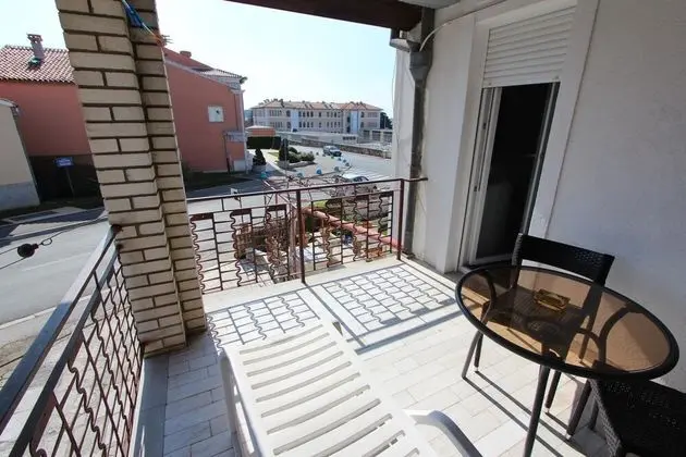 Tek Büyük Yataklı Oda, 1 Çift Kişilik Yatak, Küçük Mutfak, Deniz Manzaralı