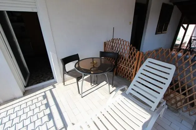 Tek Büyük Yataklı Oda, 1 Çift Kişilik Yatak, Küçük Mutfak, Deniz Manzaralı