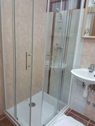 Basic Oda, 2 Tek Kişilik Yatak, Sigara İçilmez, Avlu Manzaralı