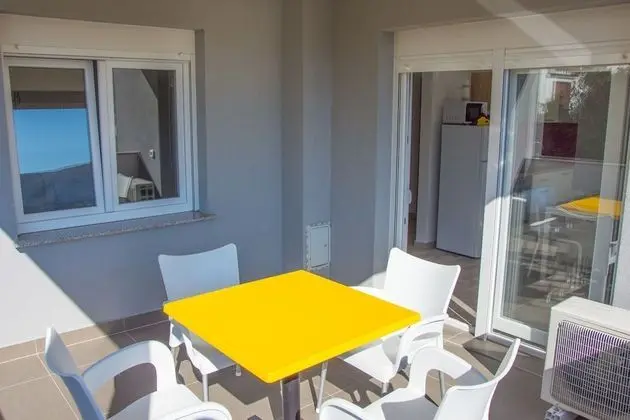 Apart Daire, Teras (Modern)