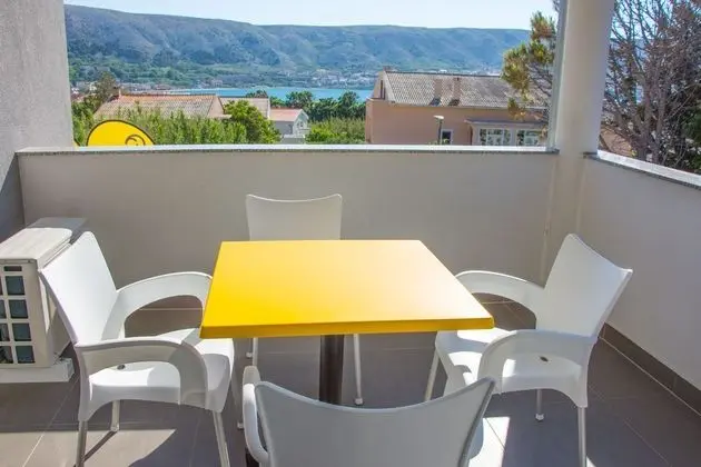 Apart Daire, Teras (Modern)