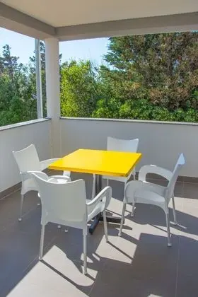 Apart Daire, Teras (Modern)