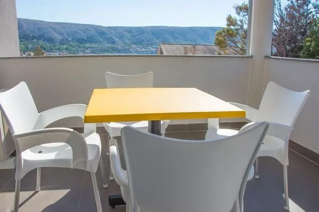Apart Daire, Teras (Modern)