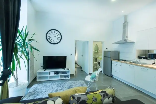 Apart Daire (Elevated Lounge Area)