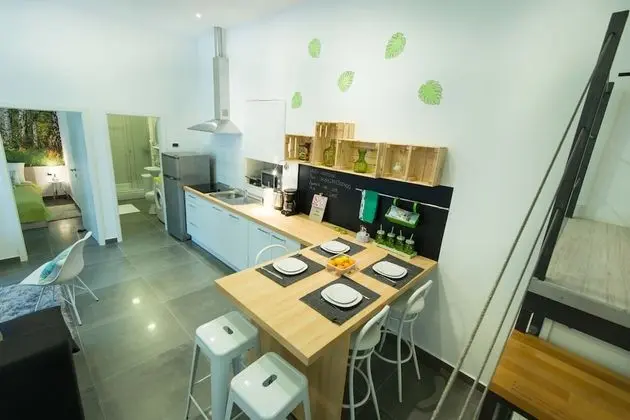 Apart Daire (Elevated Lounge Area)