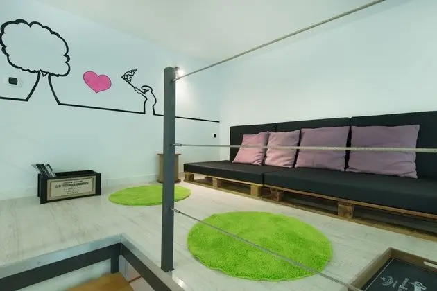 Apart Daire (Elevated Lounge Area)