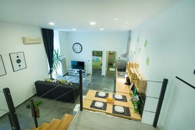 Apart Daire (Elevated Lounge Area)