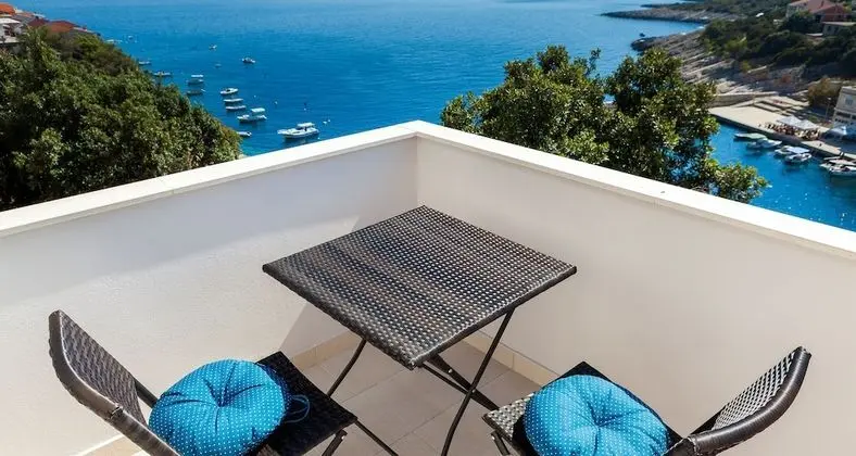 Apart Daire, Teras (KRISTINA)