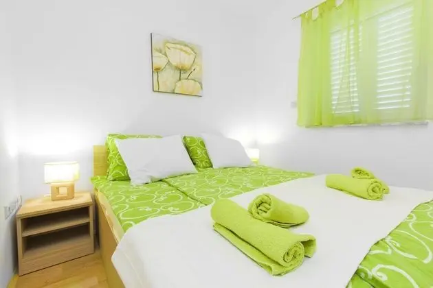 Apart Daire, 3 Yatak Odası, Bahçe Manzaralı (Rosemary)