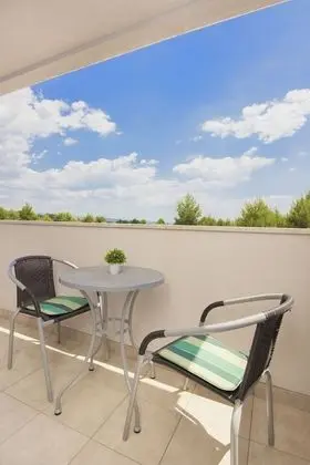 Apart Daire, 3 Yatak Odası, Bahçe Manzaralı (Rosemary)