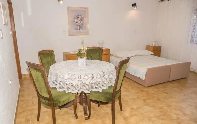 Apart Daire, 1 Çift Kişilik Yatak ve Çekyat