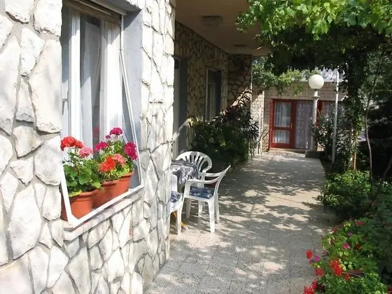 Apart Daire, 1 Çift Kişilik Yatak ve Çekyat