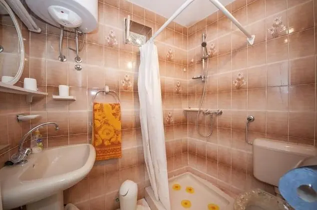 Apart Daire (One-Bedroom Apartment A2)